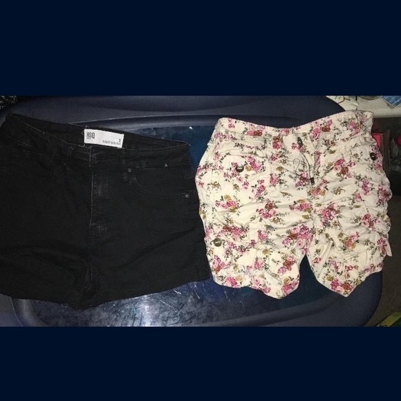 Shorts - Picture 4 of 11